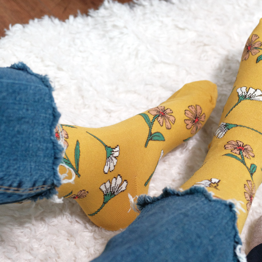 VINTAGE FLORAL SOCKS