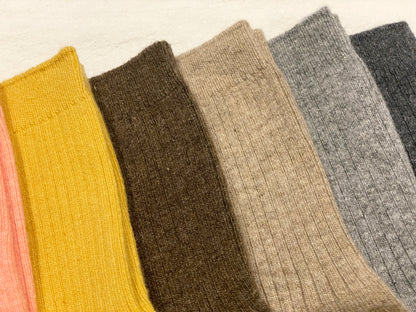 RIBBED CASHMERE WOOL SOCKS