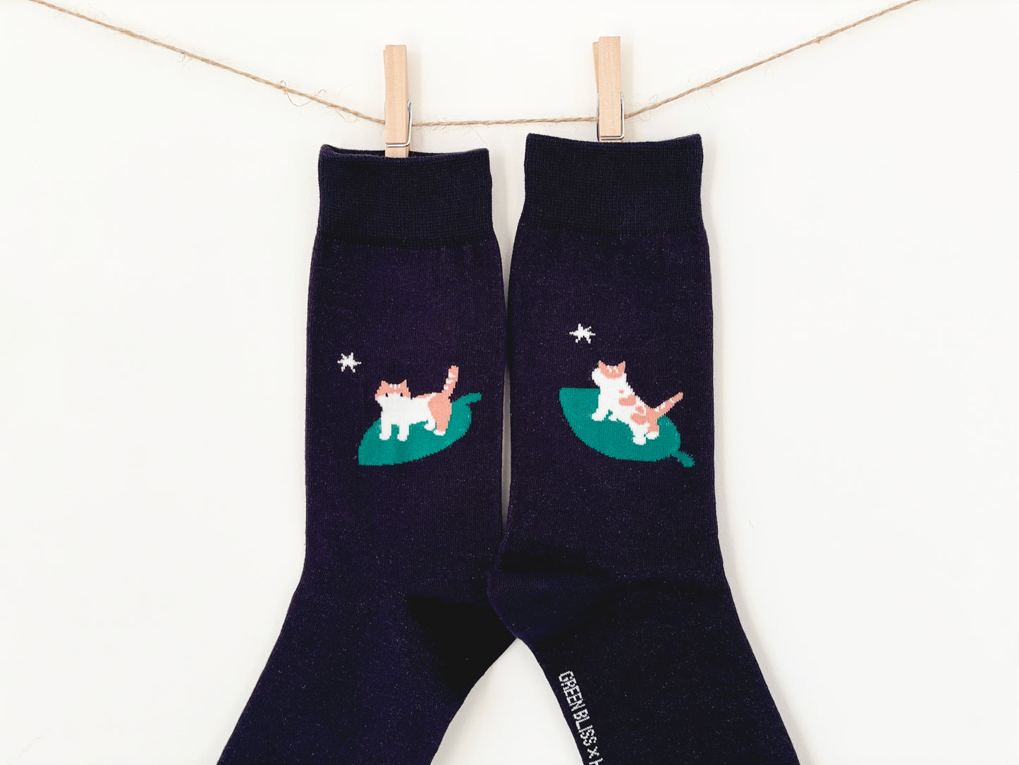 UNISEX | LEAF CAT SOCKS