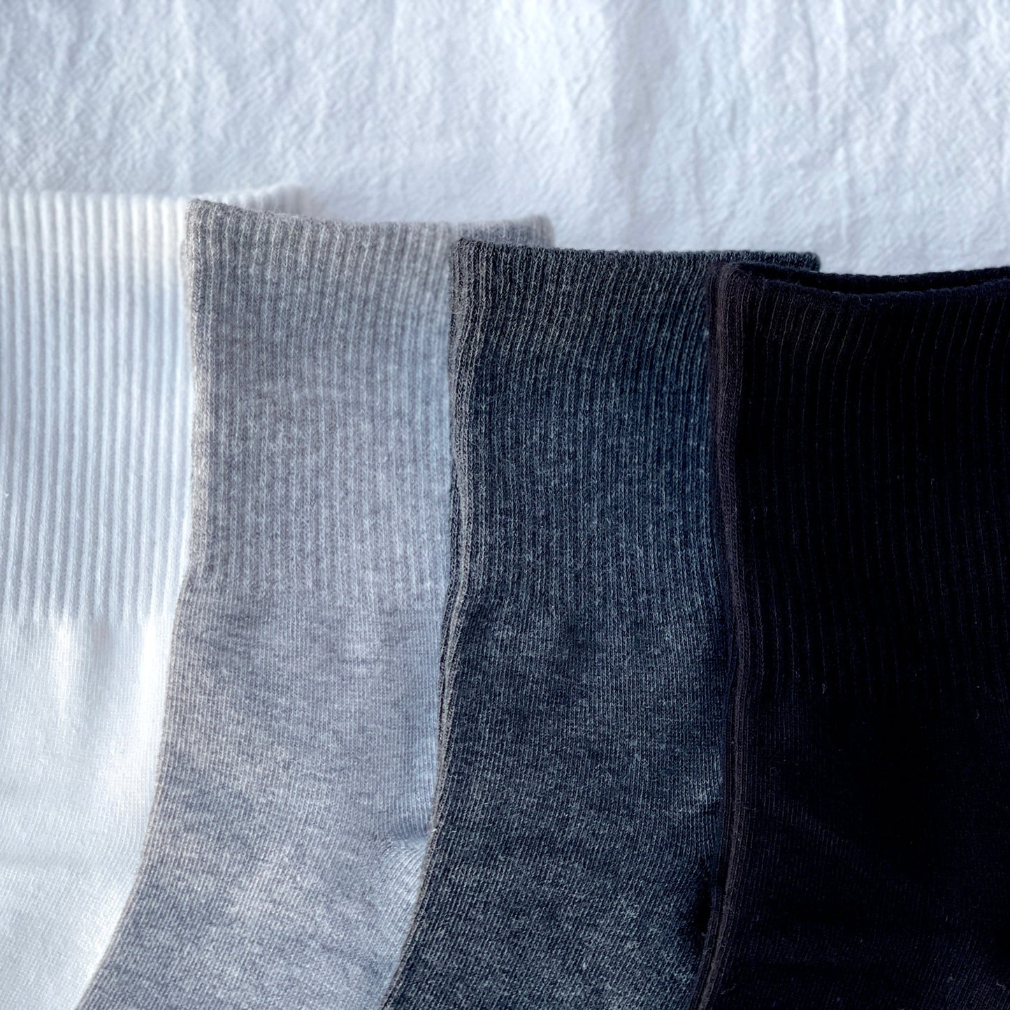 ANKLE RIBBED SOCKS