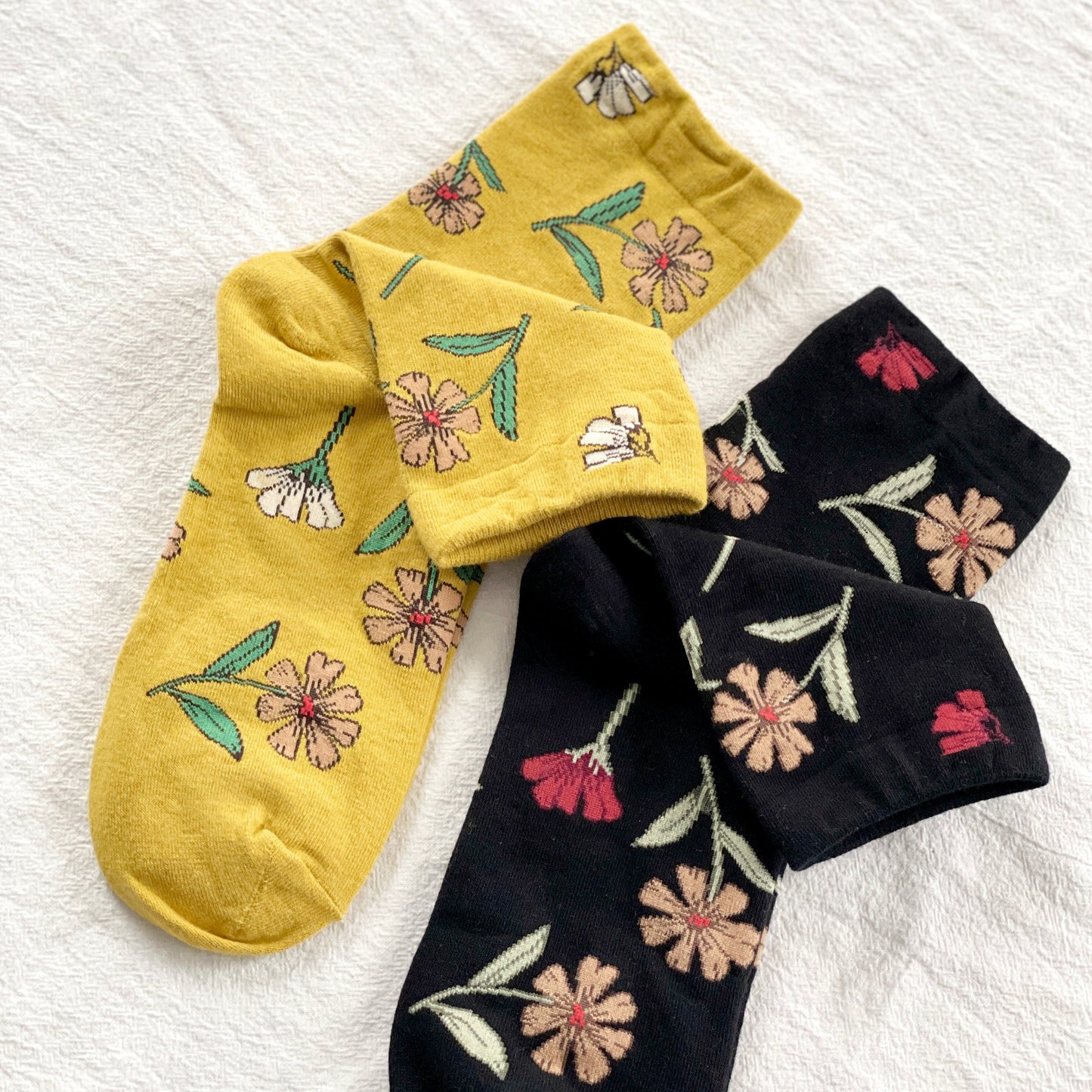 VINTAGE FLORAL SOCKS