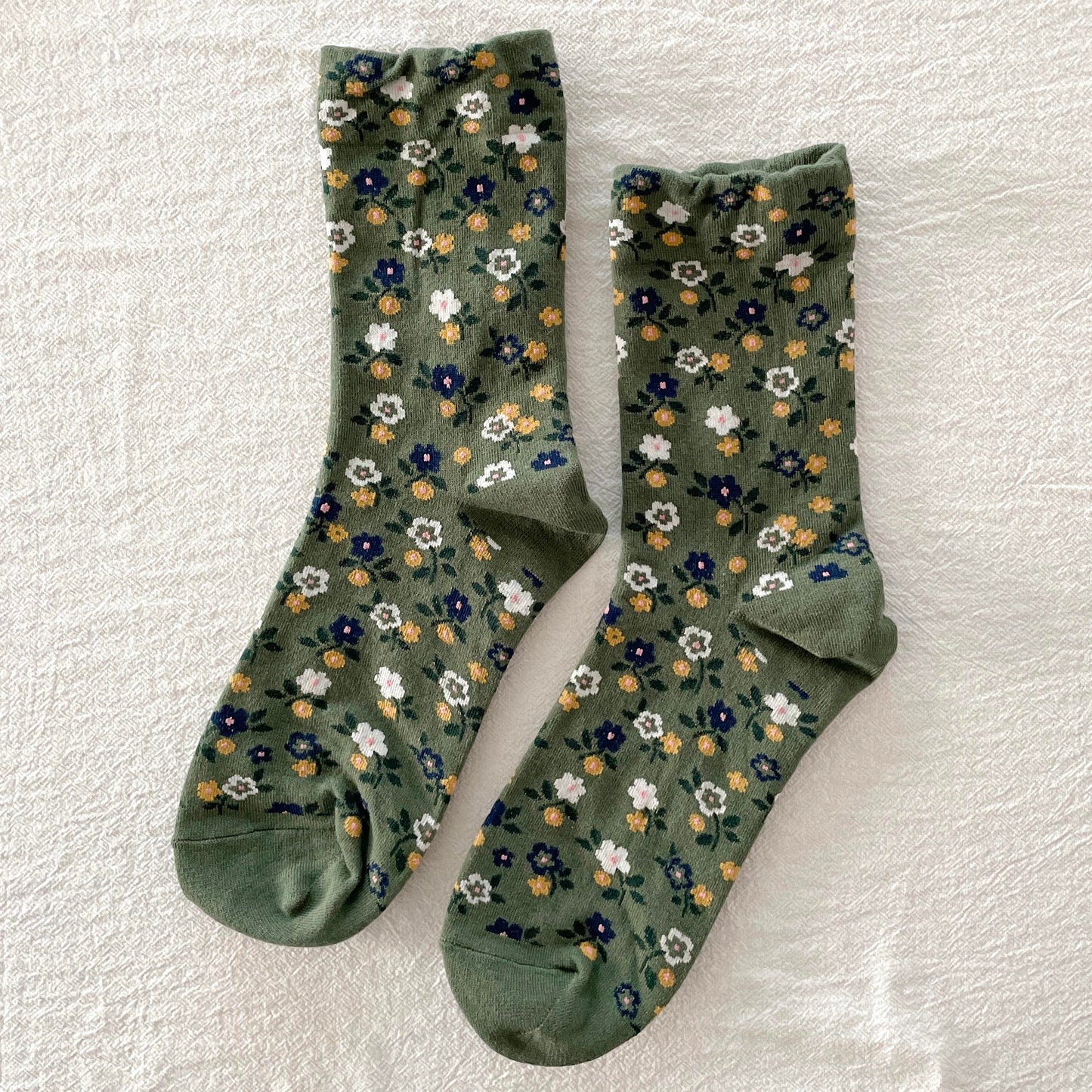 FLORAL PATTERN SOCKS