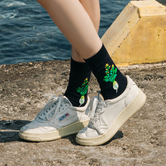 UNISEX | RADISH FLOWER SOCKS